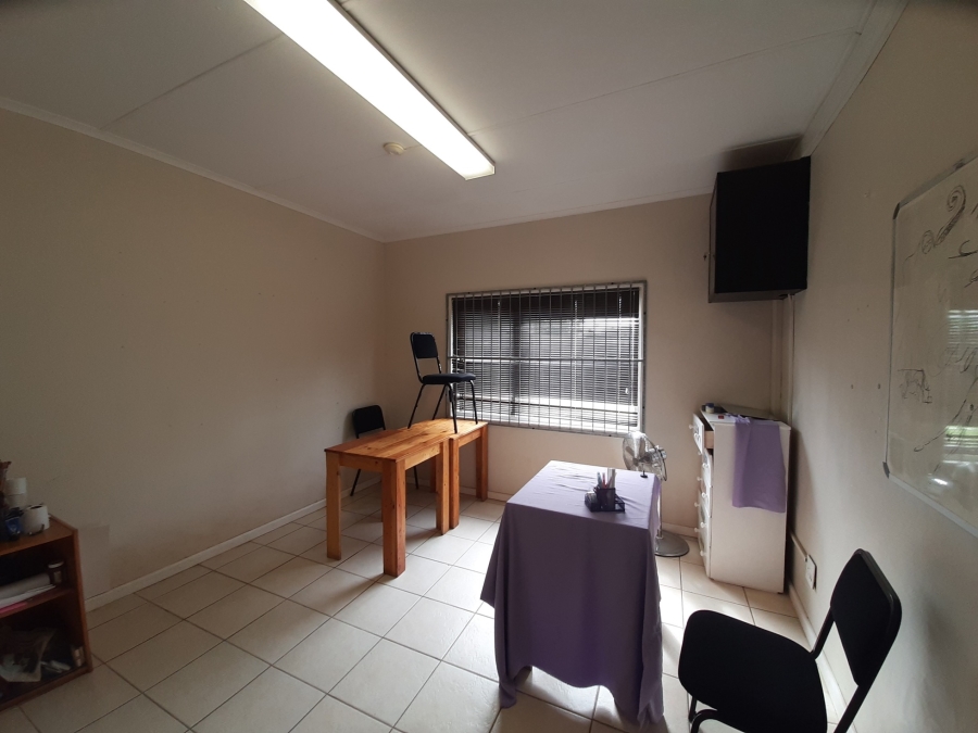 To Let commercial Property for Rent in Beacon Bay North Eastern Cape